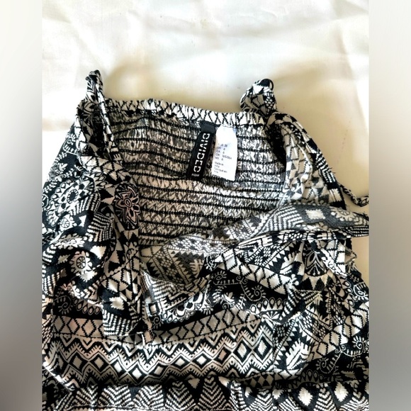 Black & White Patterned Sundress - Picture 2 of 3